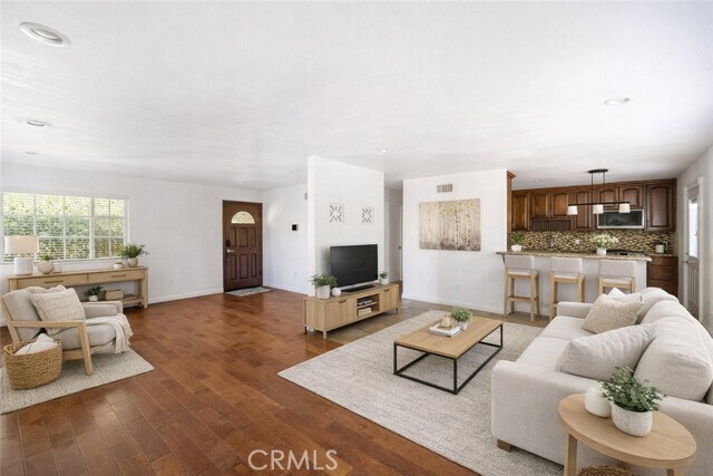 Foto del edificio - 7044 White Oak Ave