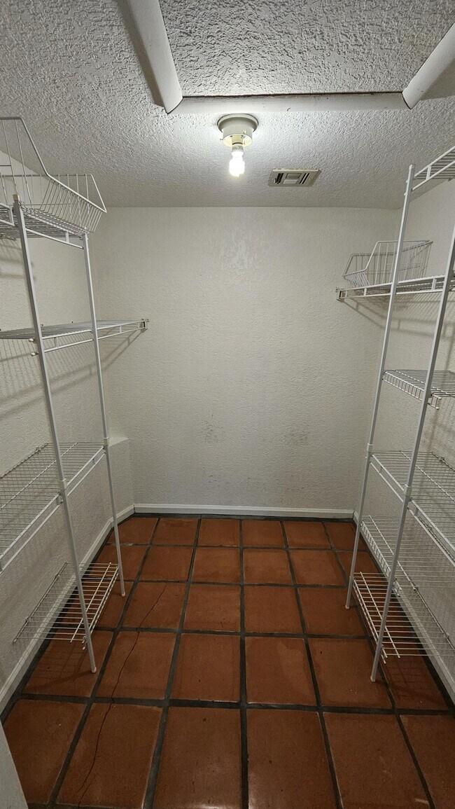 Foto del edificio - 2662 E Silk Oak Dr