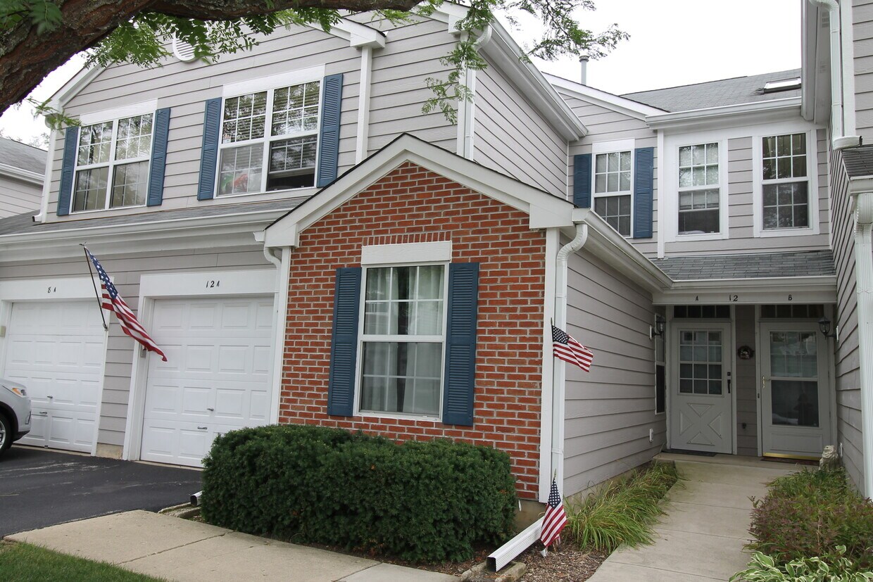 12 Truman Ct Unit A, Streamwood, IL 60107 Condo for Rent in