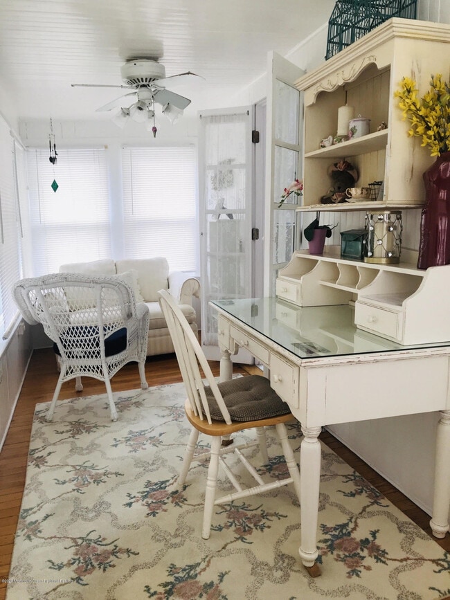 Building Photo - 7 Webb Ave