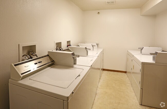 Instalaciones de lavandería - Park Avenue Apartments