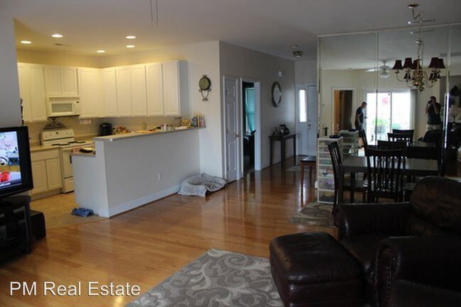 Building Photo - 3 br, 2 bath House - 1668 Honeybee Lane