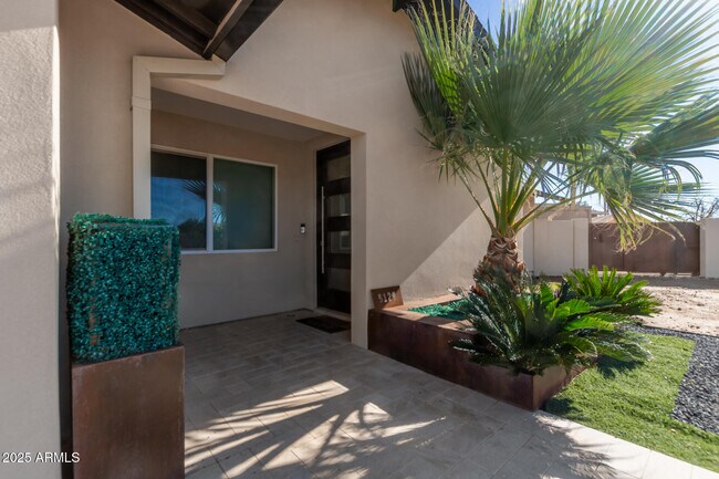 Foto del edificio - 5129 E Presidio Rd