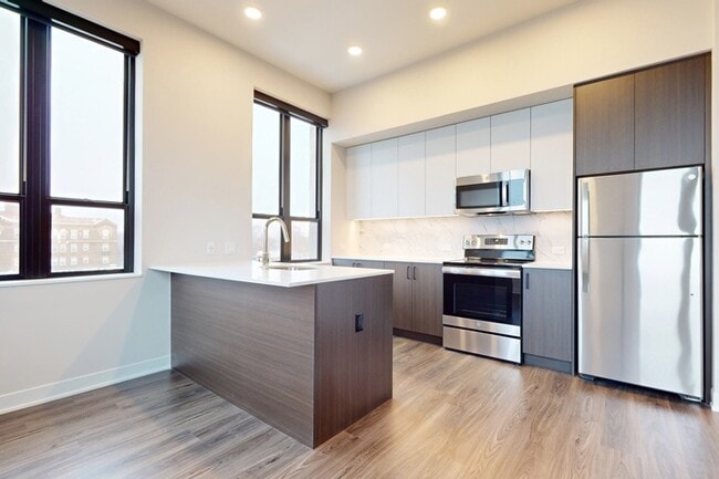 Interior Photo - Roxford at The Crosswalks
