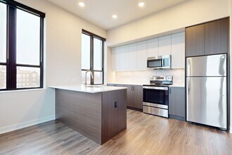 Interior Photo - Roxford at The Crosswalks