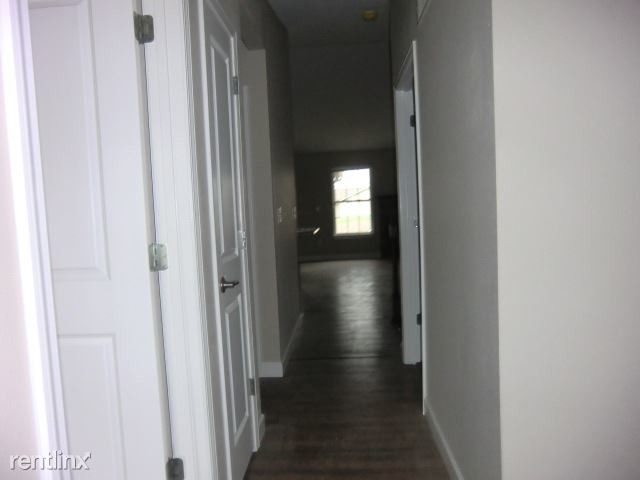 Building Photo - 2 br, 2 bath  - 5816 Executive Plaza Dr