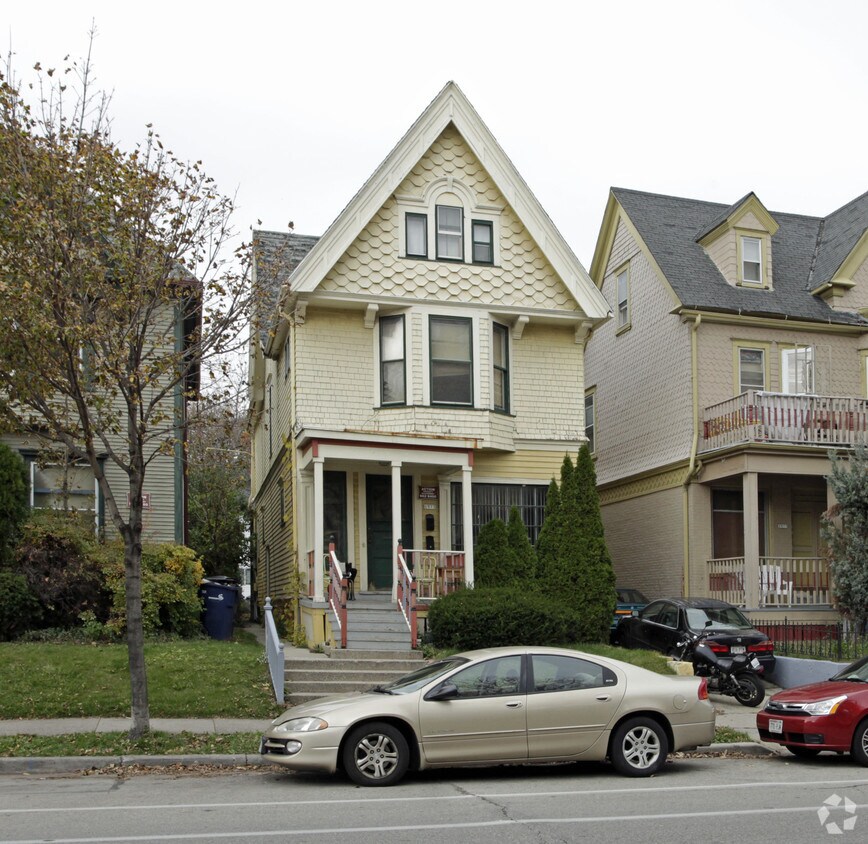 1973 N Farwell Ave, Milwaukee, WI 53202 Apartments in Milwaukee, WI