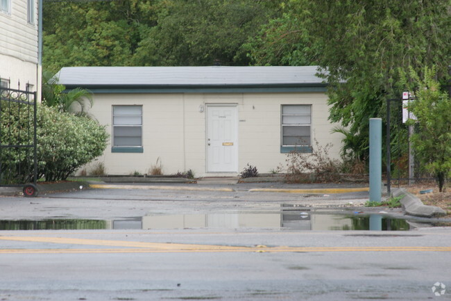  - Tampa Pines