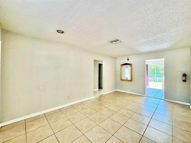 Foto del edificio - 627 Wildwood Way