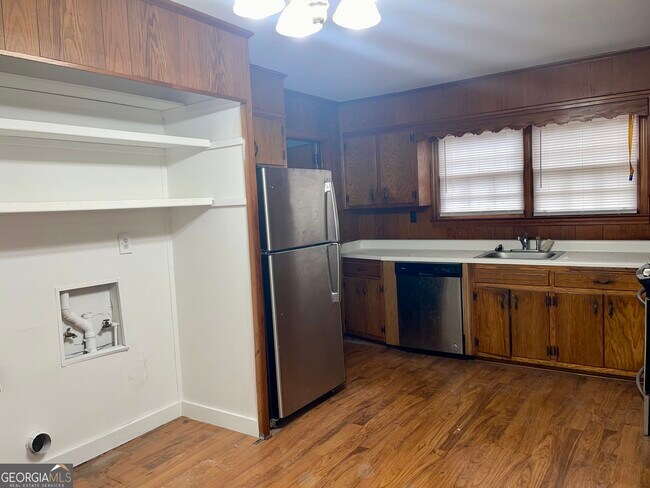 Foto del edificio - 5017 East St