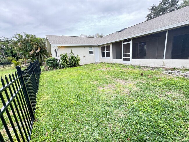 Building Photo - ANNUAL UNFURNISHED 4-bedroom, 2-bath Singl...