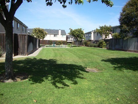 Building Photo - 345 Coleridge Dr