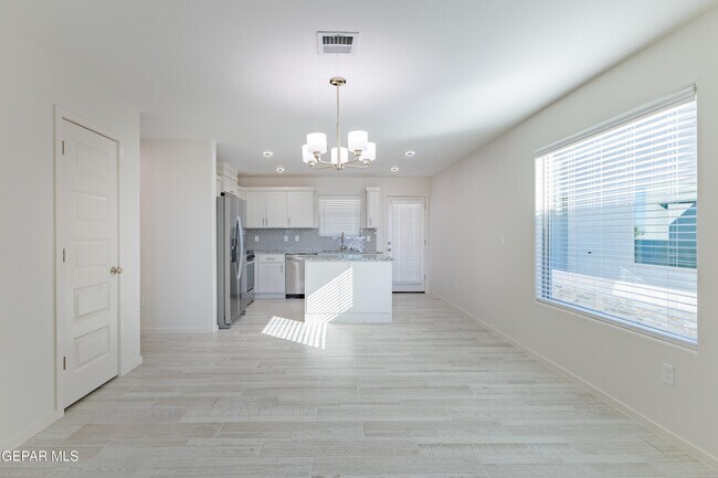 Foto del edificio - 13909 Paseo Bosque Ave