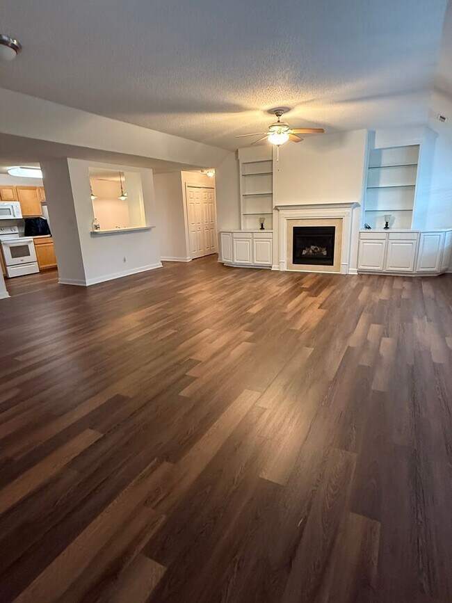 Foto del edificio - Move In Ready Condo