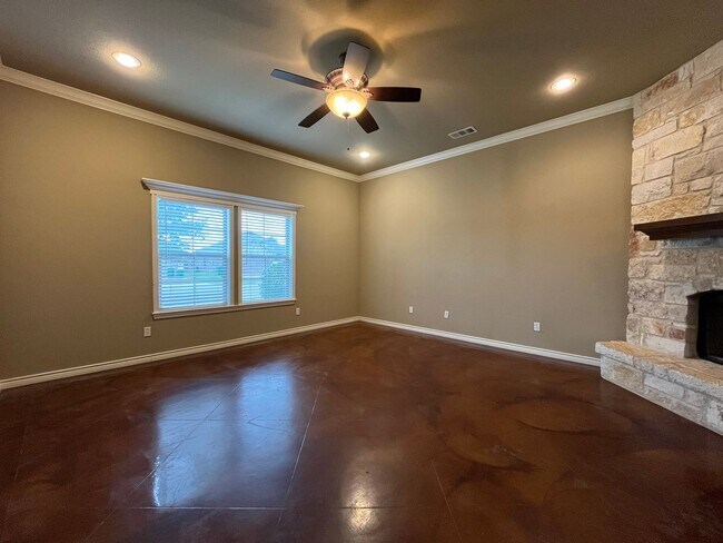 Foto del edificio - 4 Bedroom Single Family Home:  Available Now!