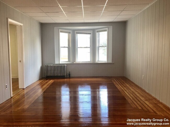 Foto del edificio - 73 Pearson Ave