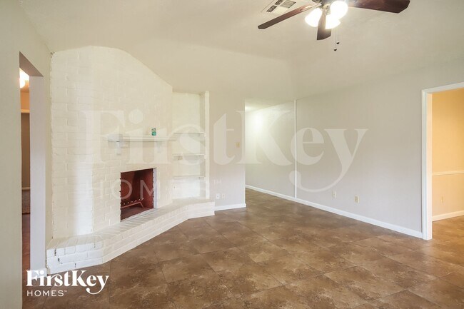 Foto del edificio - 10411 Cedar Towne Ln