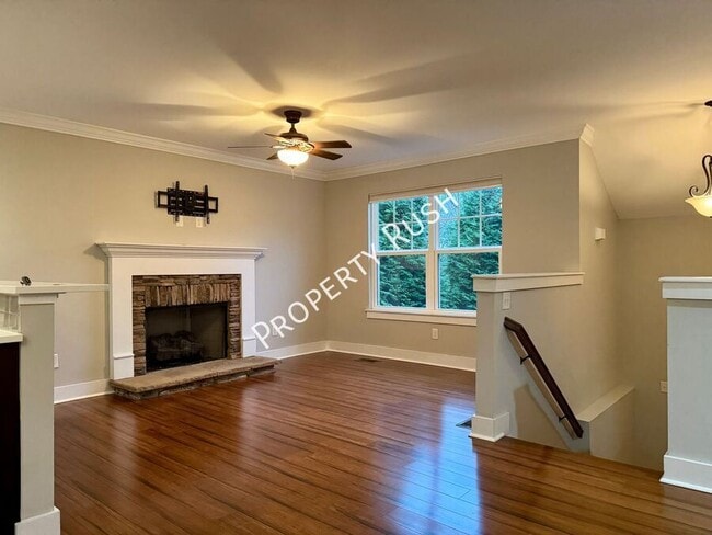 Foto del edificio - 6477 Olin Ln