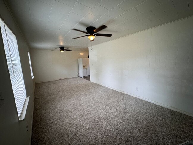 Building Photo - Spacious 3 bedroom/ 1 bath home in Rockwood