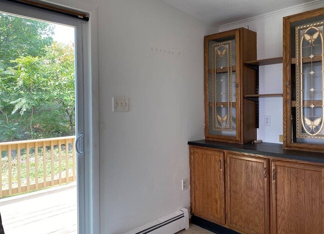 Building Photo - 10 Kris Korner Dr