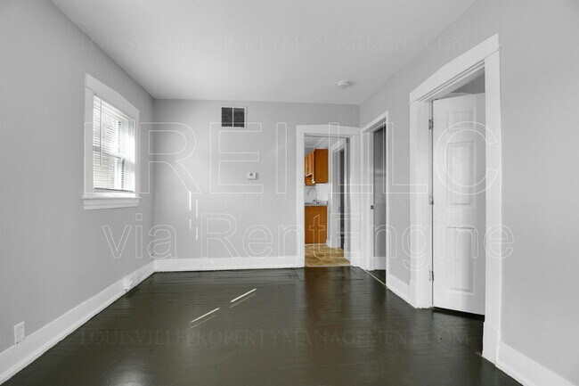 Foto del edificio - 639 Merwin Ave
