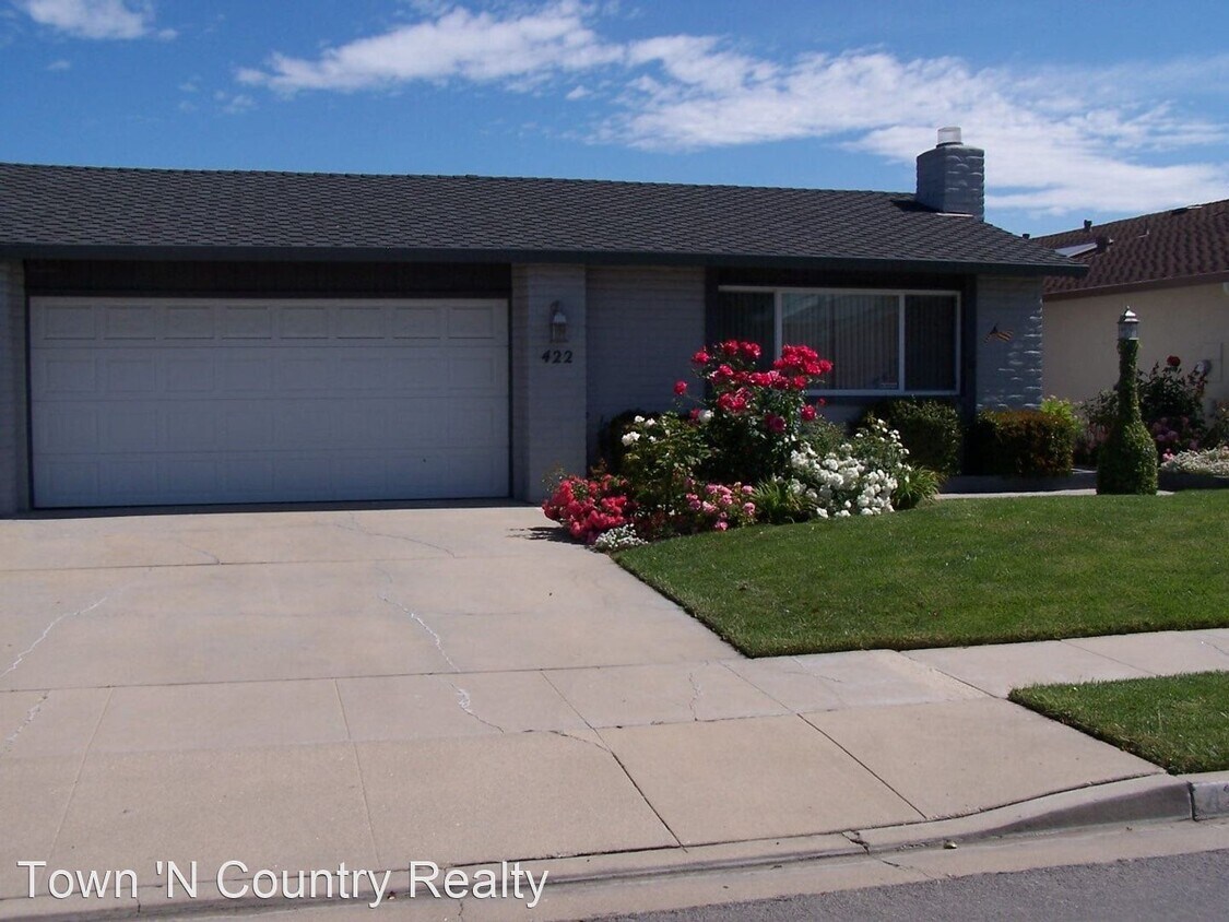 Foto principal - 3 br, 2 bath House - 422 Shelley Way