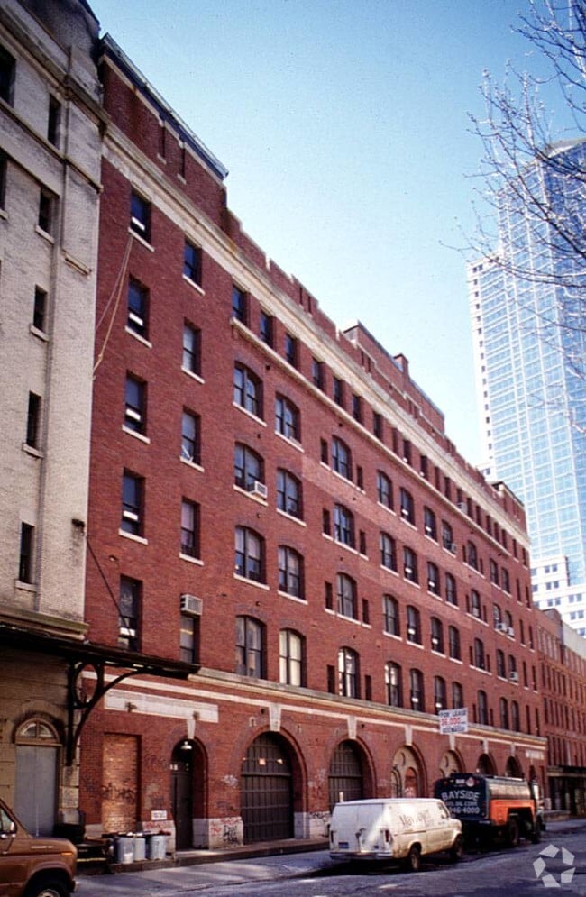 Building Photo - 60-60 Beach St