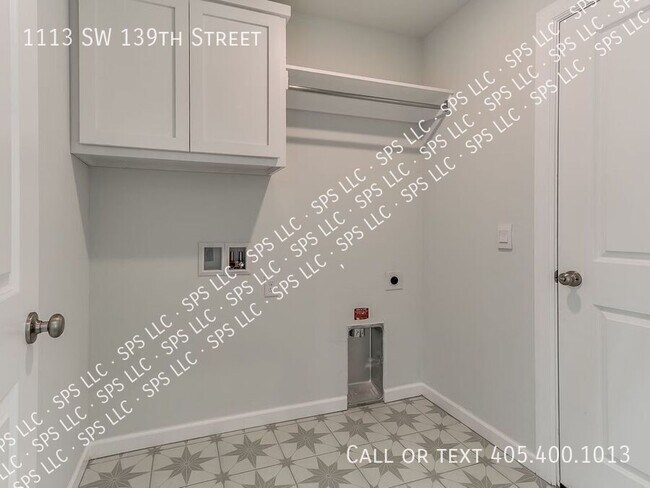 Building Photo - 1113 SW 139th St