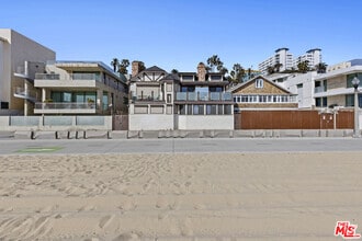 Building Photo - 1362 Palisades Beach Rd