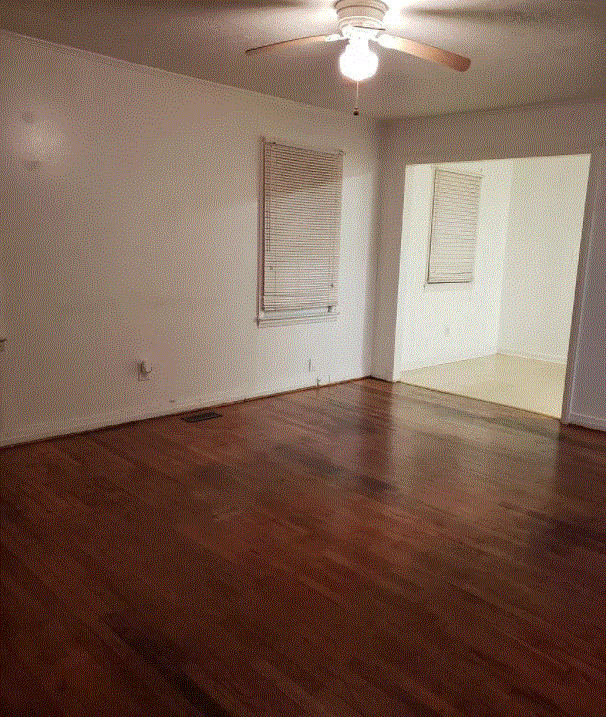 Building Photo - 829 Varsity Dr