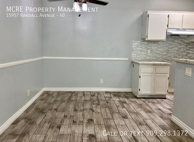 Foto del edificio - 15957 Randall Ave