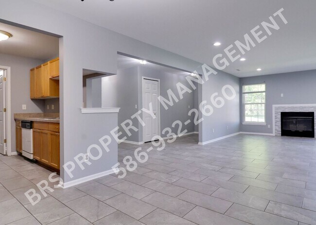 Foto del edificio - 2 Bedroom 2 Bathroom Condo in Sterling Heights