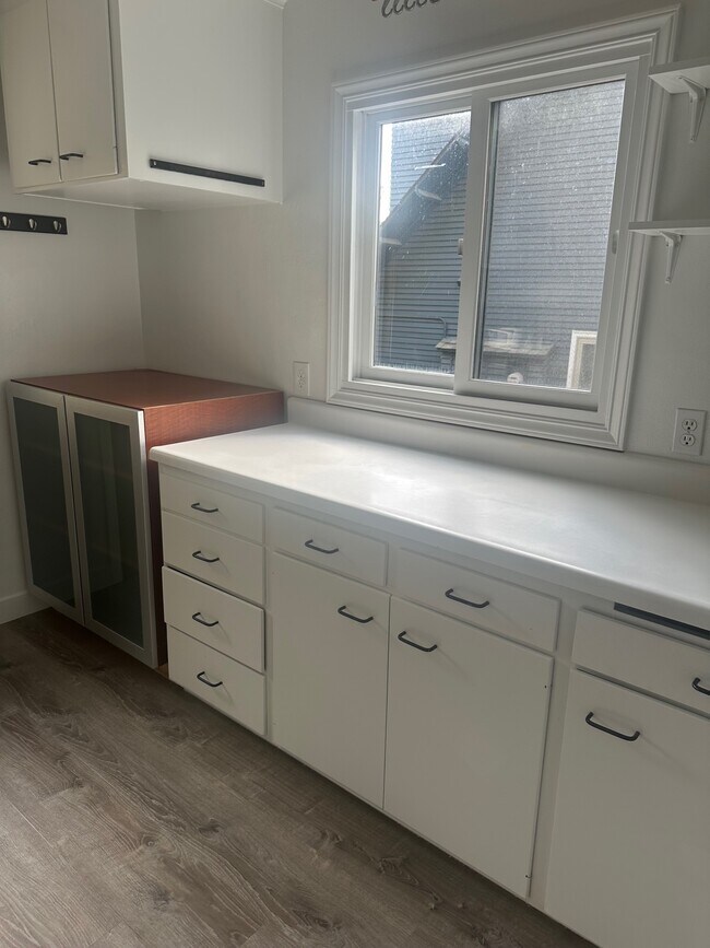 Cocina en red - 8018 Densmore Ave N