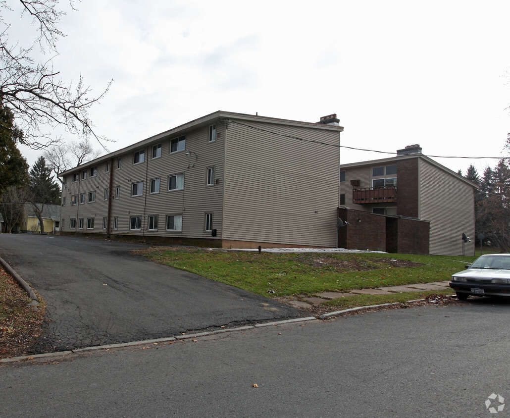 449 Lillian Ave - 449-451 Lillian Ave