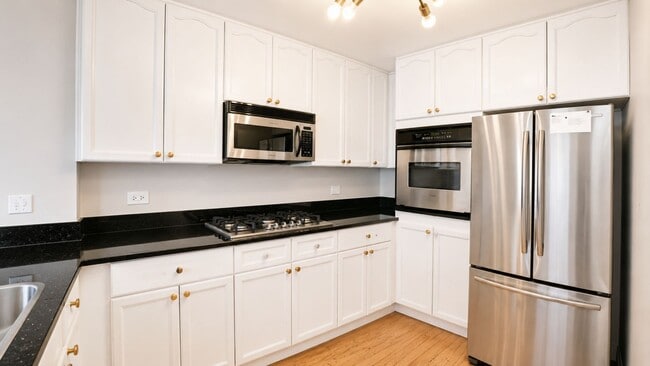 Building Photo - 1515 S Prairie Ave