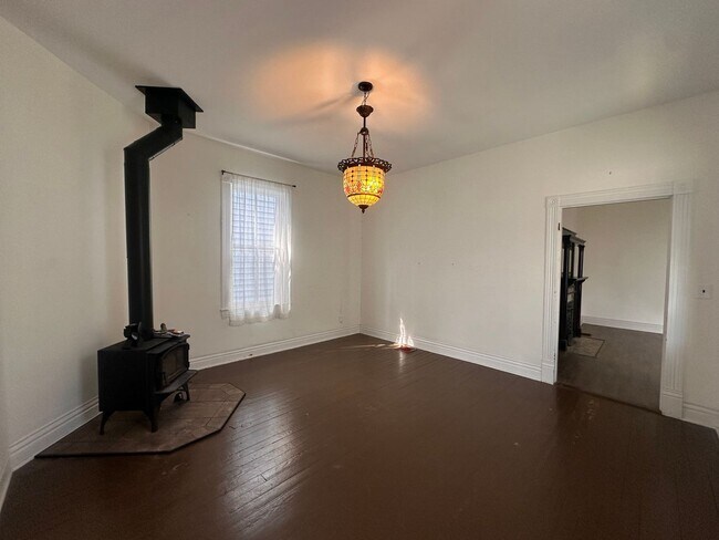 Building Photo - Charming Schnitzelburg Gem with Modern Updates & Private Outdoor Space