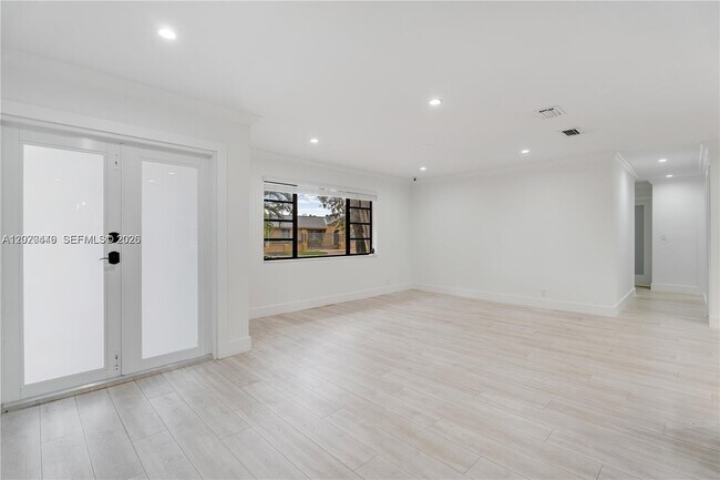 Foto del edificio - 9741 SW 3rd St