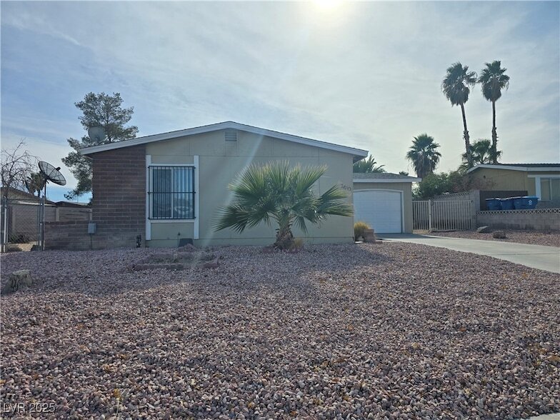 Foto principal - 3410 S Myrtle Ave