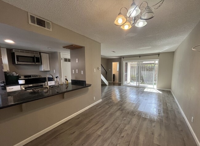 Photo - 5472 Roundtree Pl Townhome