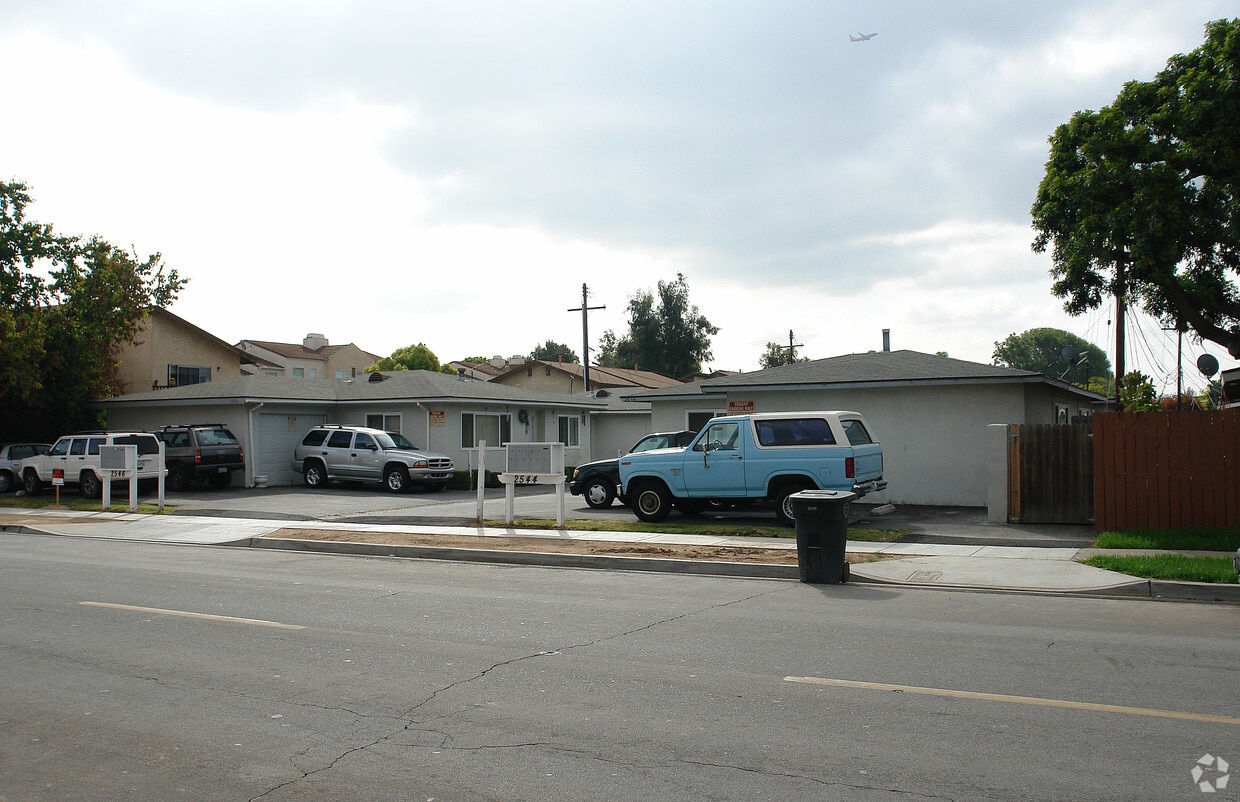 Primary Photo - 2544-2546 Orange Ave