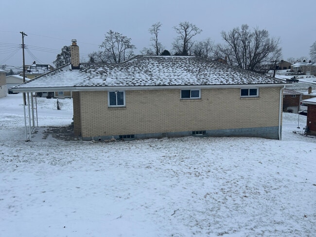 Building Photo - 214 Barbara Dr