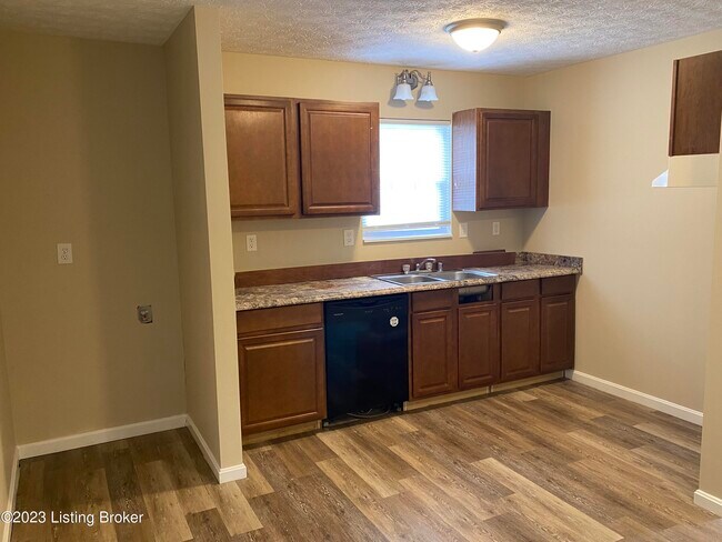 Building Photo - 6614 Burlwood Dr