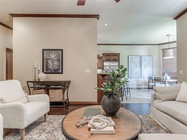 Building Photo - 16616 Hardwood Pl