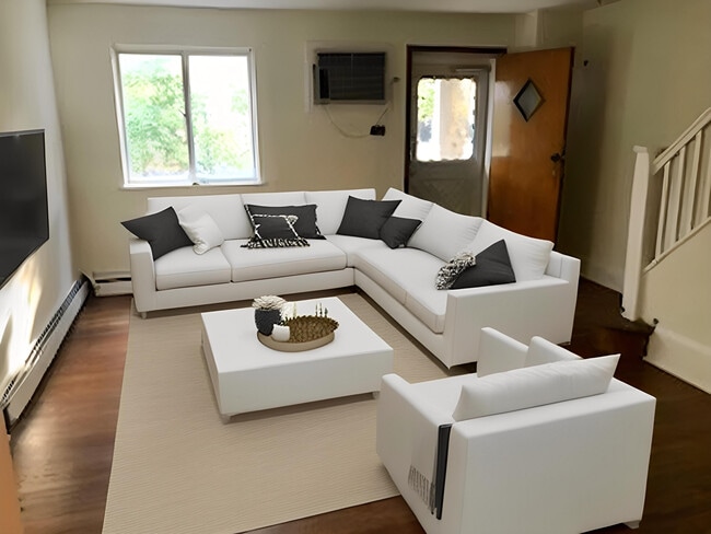 Living room - 1010 Edgemore Rd