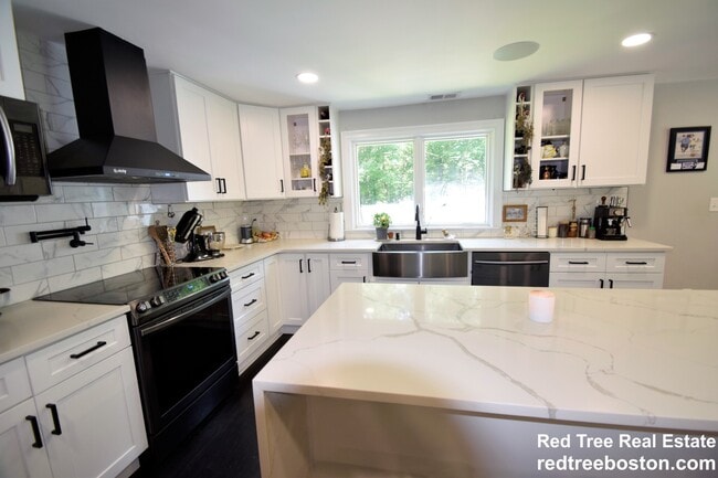 Building Photo - 479 Westfield St