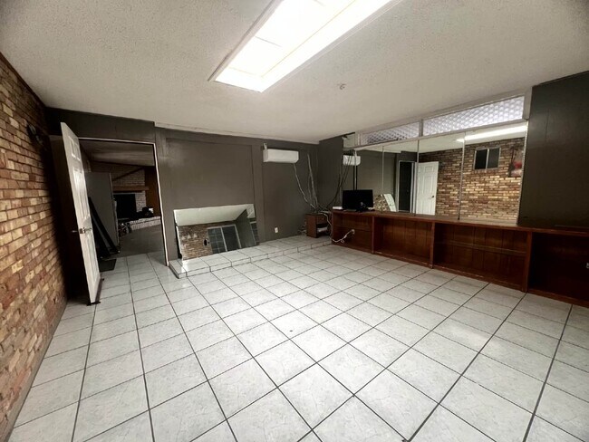 Foto del edificio - 2905 Harrison Ave