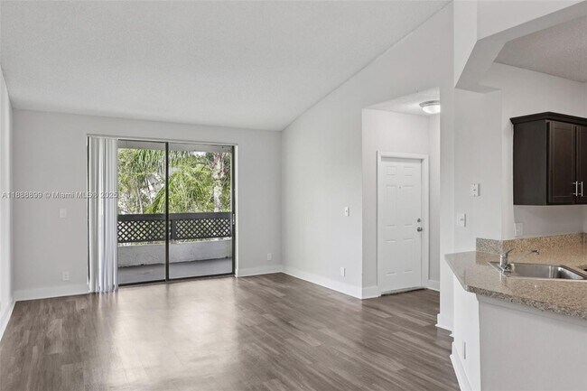 Foto del edificio - 4303 W Atlantic Blvd