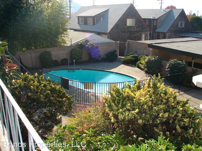 Foto del edificio - 911 Lexington Ave