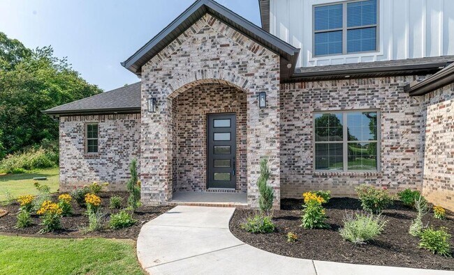 Foto del edificio - 714 King Arthur Dr