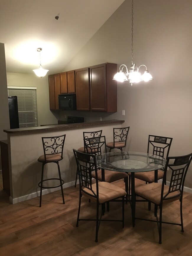 Foto del edificio - 14302 Spring Creek Ln